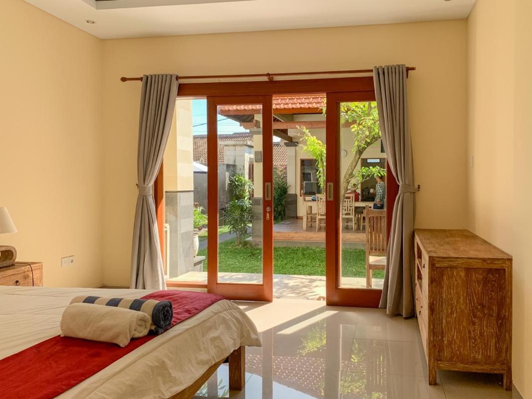 Lotus Bali Guest House Canggu Екстериор снимка