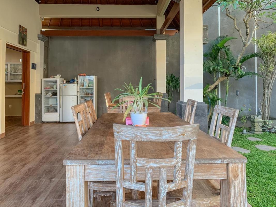 Lotus Bali Guest House Canggu Екстериор снимка