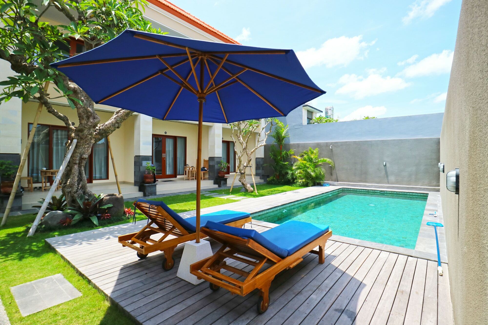 Lotus Bali Guest House Canggu Екстериор снимка